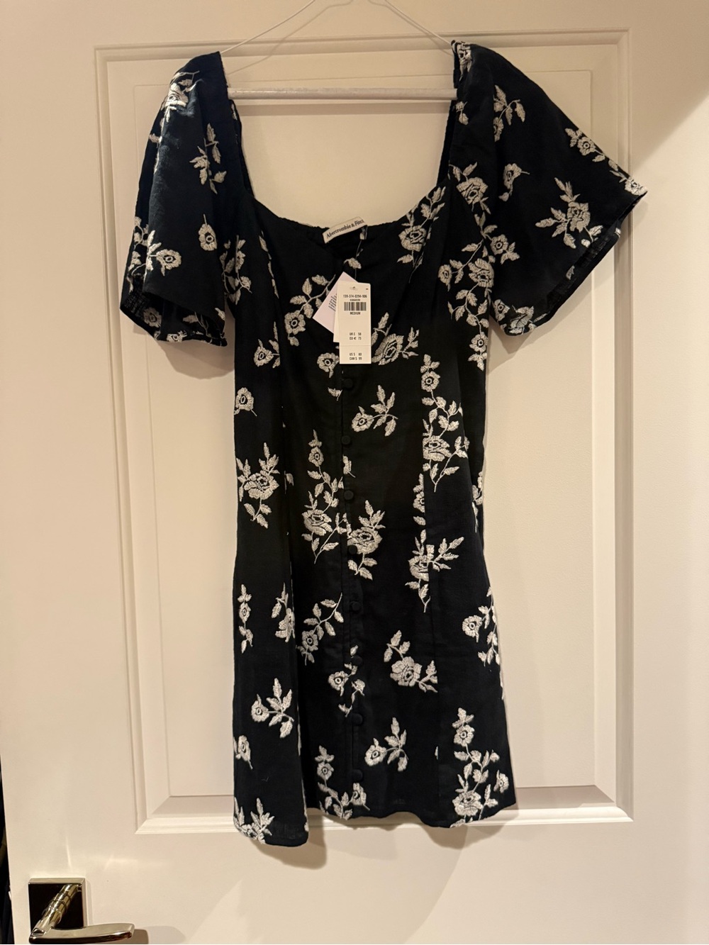 NWT Abercrombie & Fitch, size Medium, original retail $80